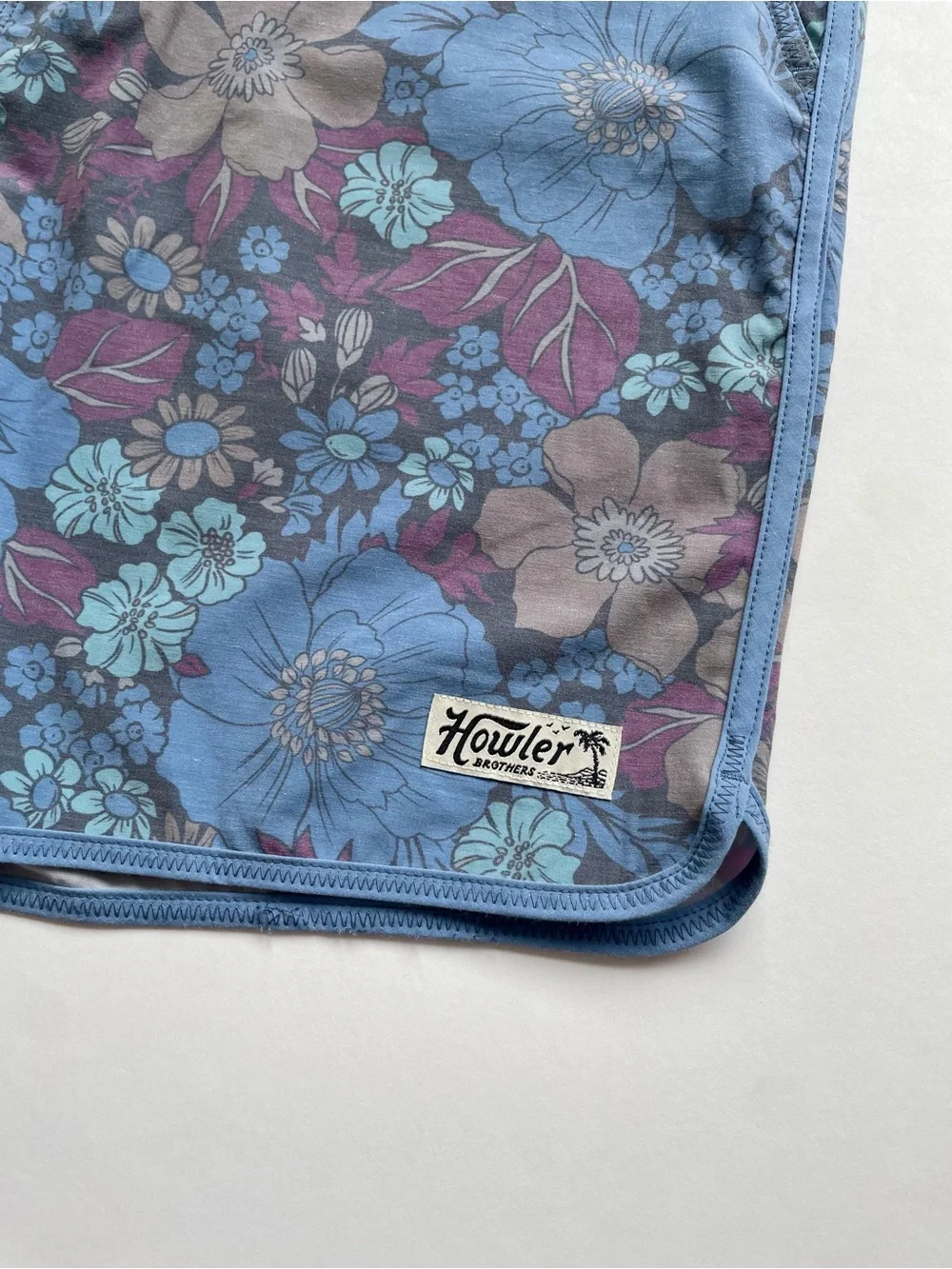 Howler Brothers Bruja Boardshorts, Flower Power Blues, Size 36